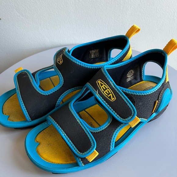 KEEN Kids Sandals Velcro straps, open toe - Black and Blue. Size 3 - Picture 3 of 7